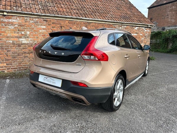 Used Volvo V40 Cross Country 2014 for sale - 76252367: Photo 8