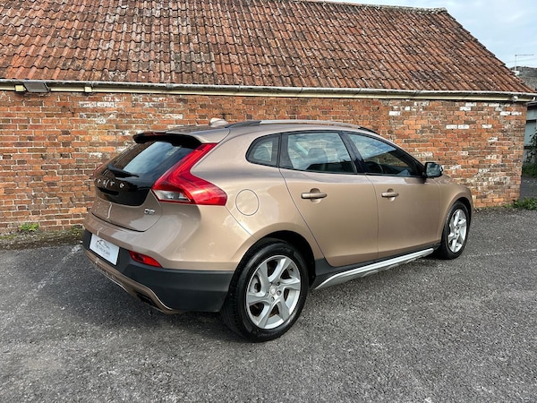 Used Volvo V40 Cross Country 2014 for sale - 76252367: Photo 9