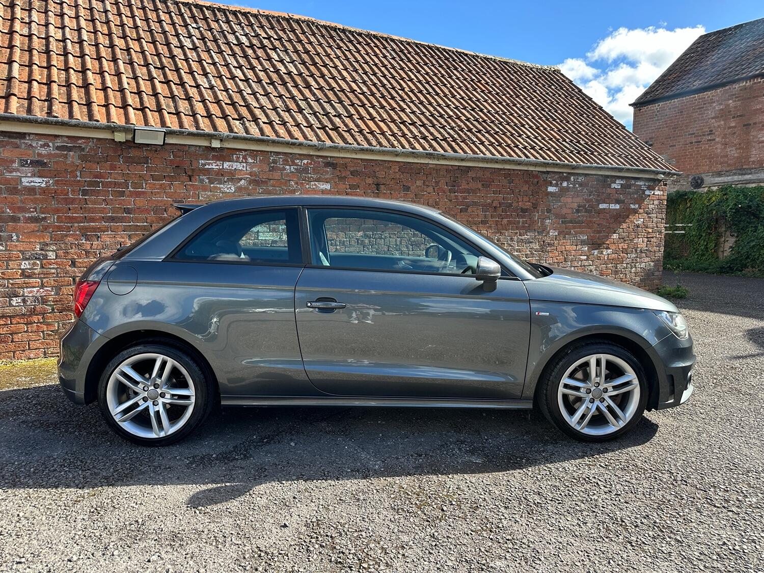Used Audi A1 2013 for sale - 76076018: Photo 3