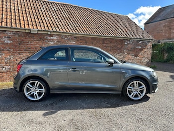 Used Audi A1 2013 for sale - 76076018: Photo