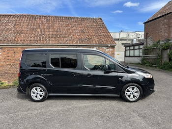 Used Ford Grand Tourneo Connect 2015 for sale - 78840943: Photo