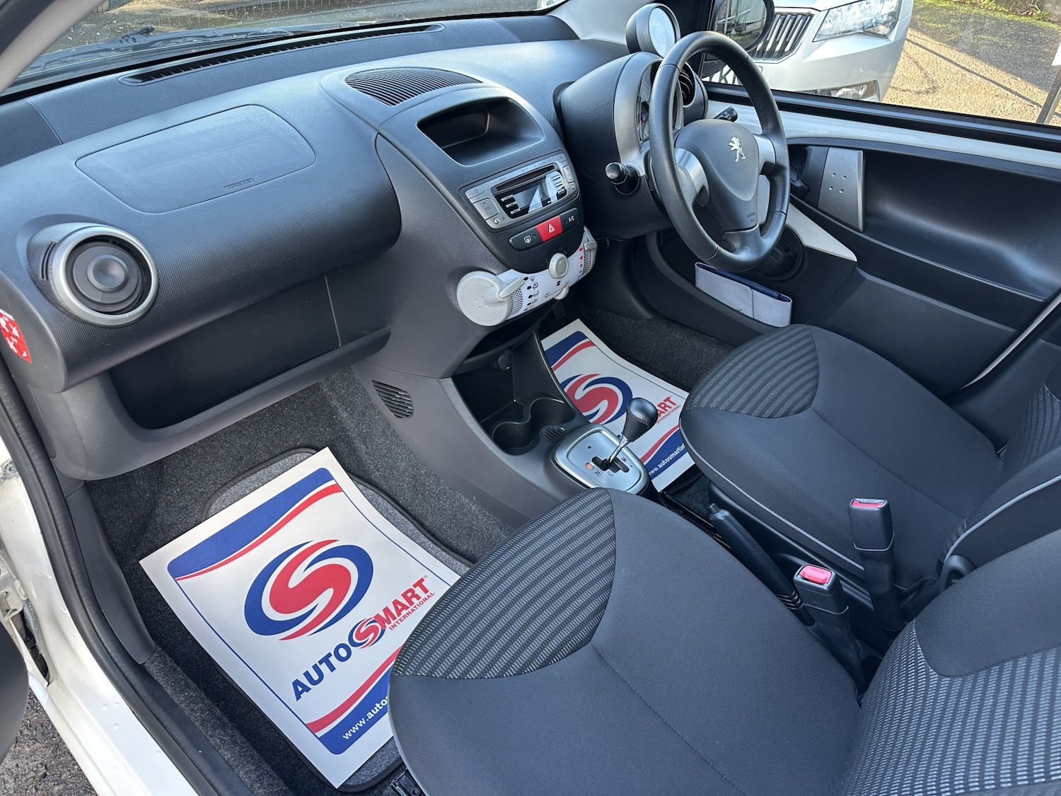 Used Peugeot 107 2014 for sale - 77154325: Photo 22