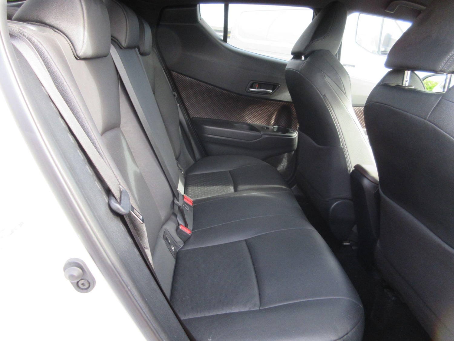 Used Toyota C-HR 2019 for sale - 76839621: Photo 16