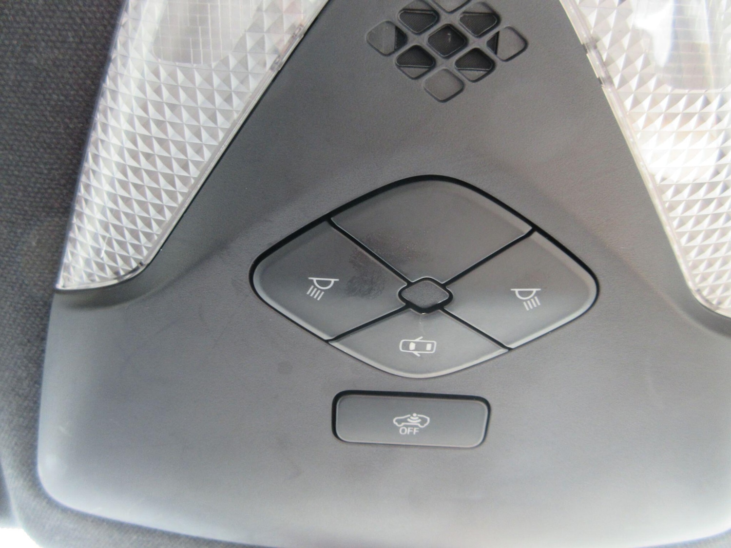 Used Toyota C-HR 2019 for sale - 76839621: Photo 19