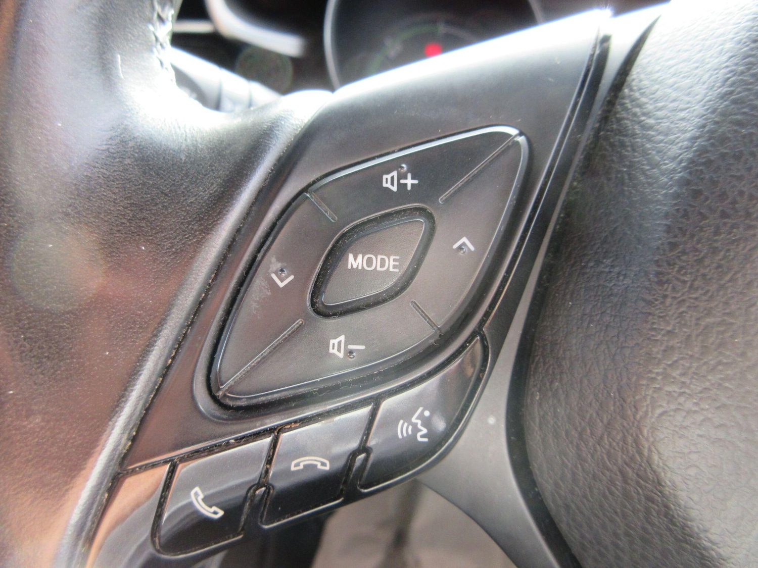 Used Toyota C-HR 2019 for sale - 76839621: Photo 25