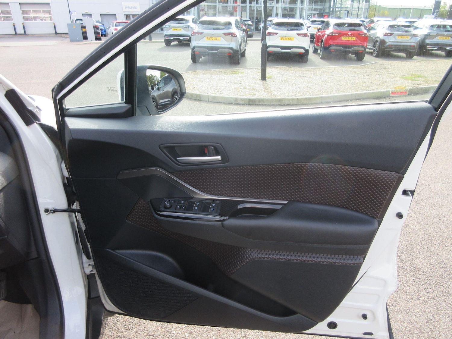 Used Toyota C-HR 2019 for sale - 76839621: Photo 30