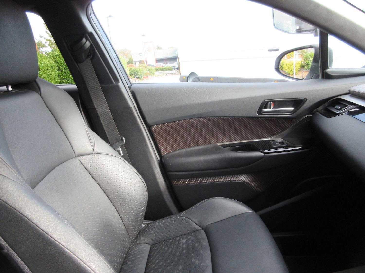 Used Toyota C-HR 2019 for sale - 76839621: Photo 43