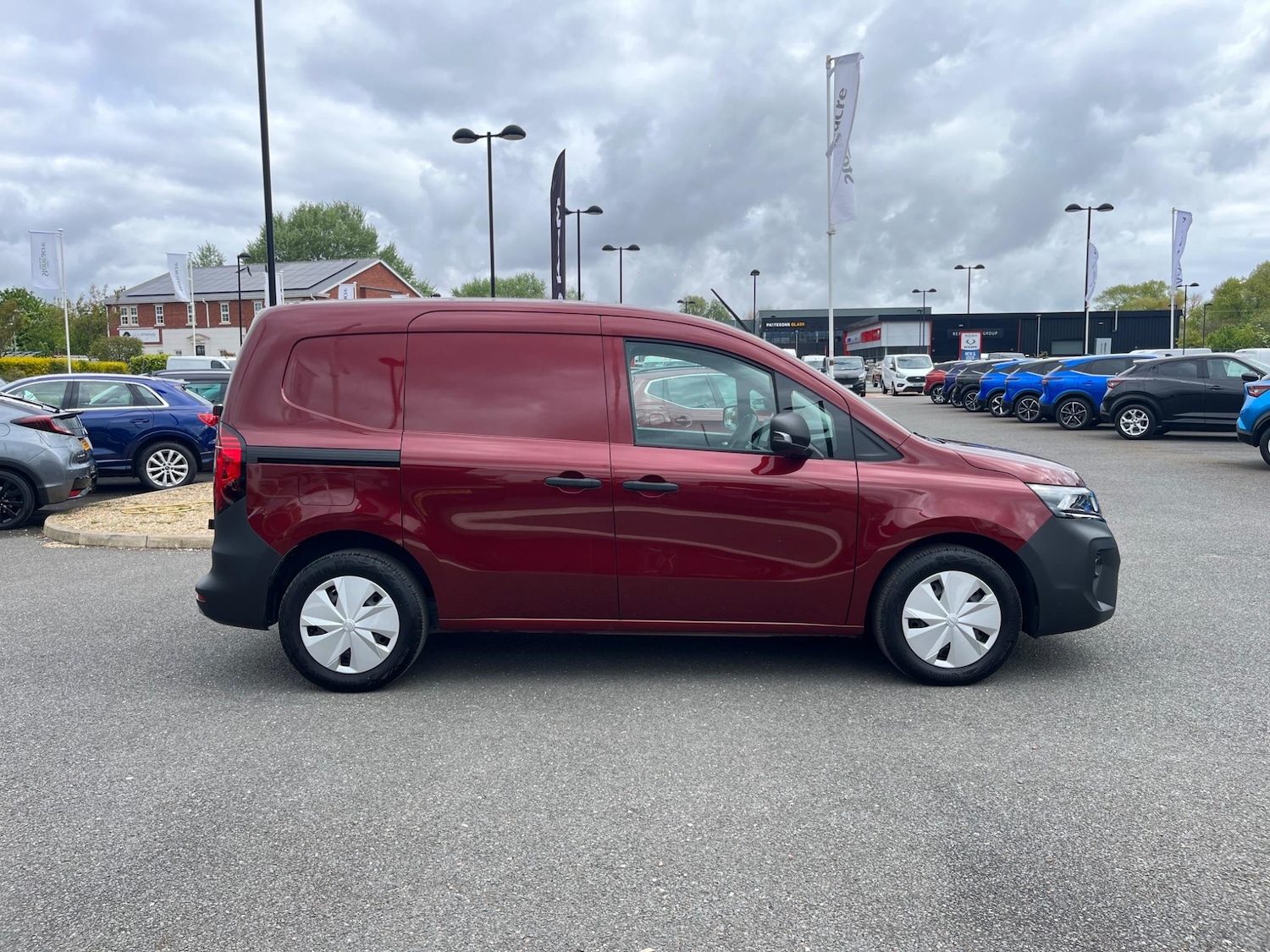 Used Nissan Other 2023 for sale - 76613231: Photo 2