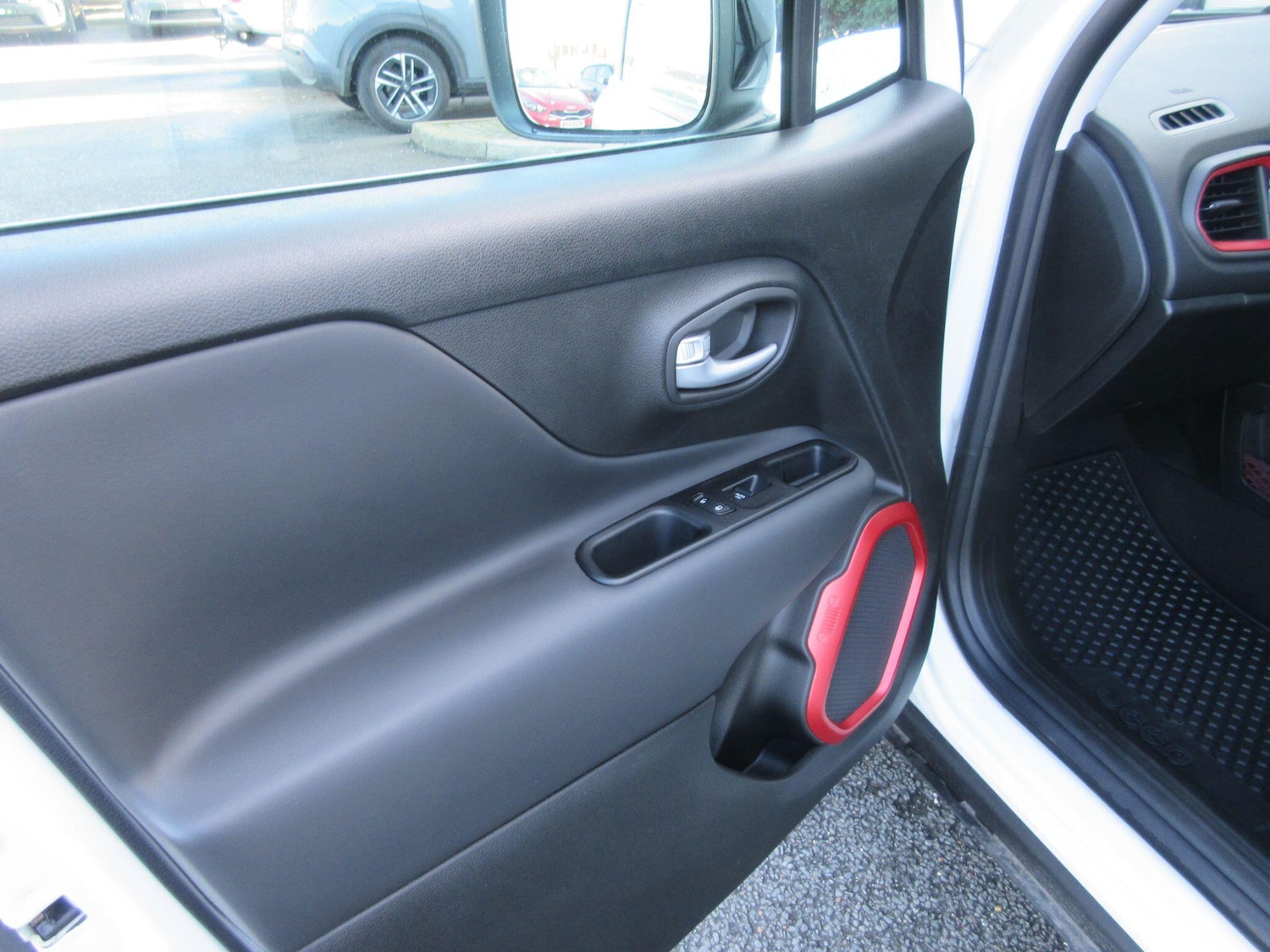 Used Jeep Renegade 2024 for sale - 77994355: Photo 37