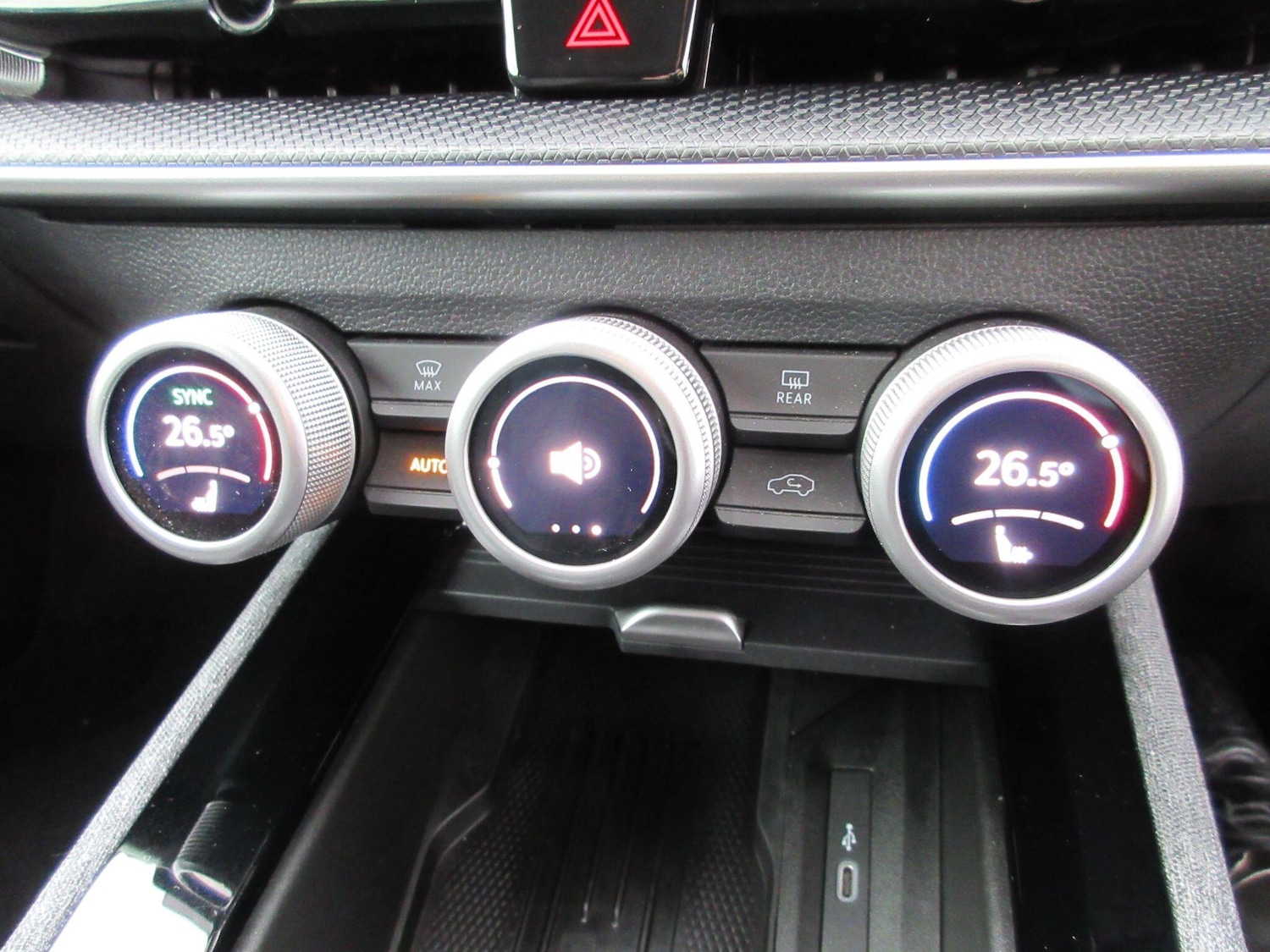 Used Skoda Superb 2024 for sale - 76458138: Photo 41