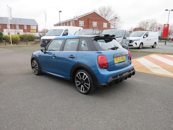 Used MINI Hatch 2021 for sale - 76824737: Photo