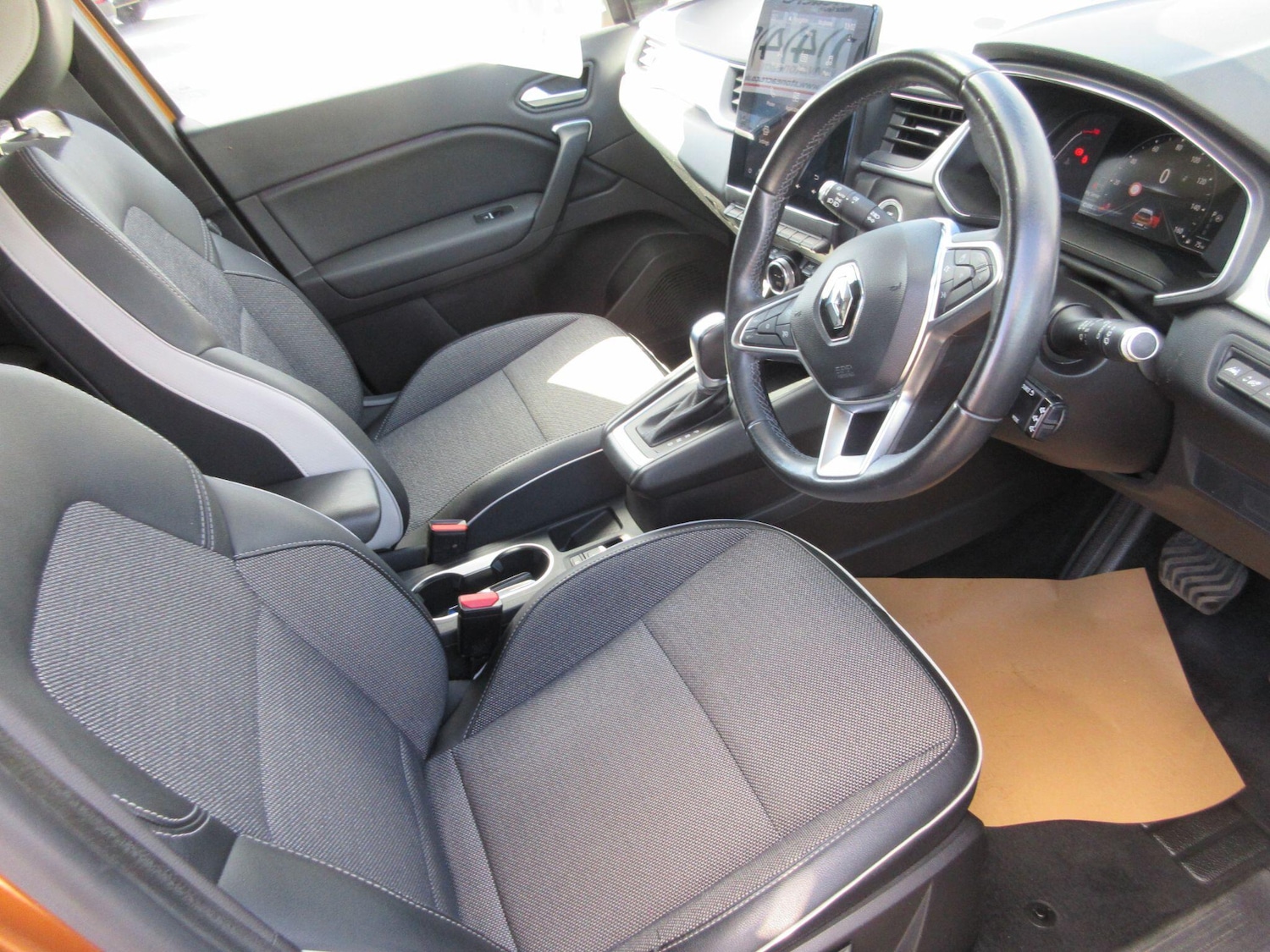 Used Renault Captur 2020 for sale - 76657325: Photo 14