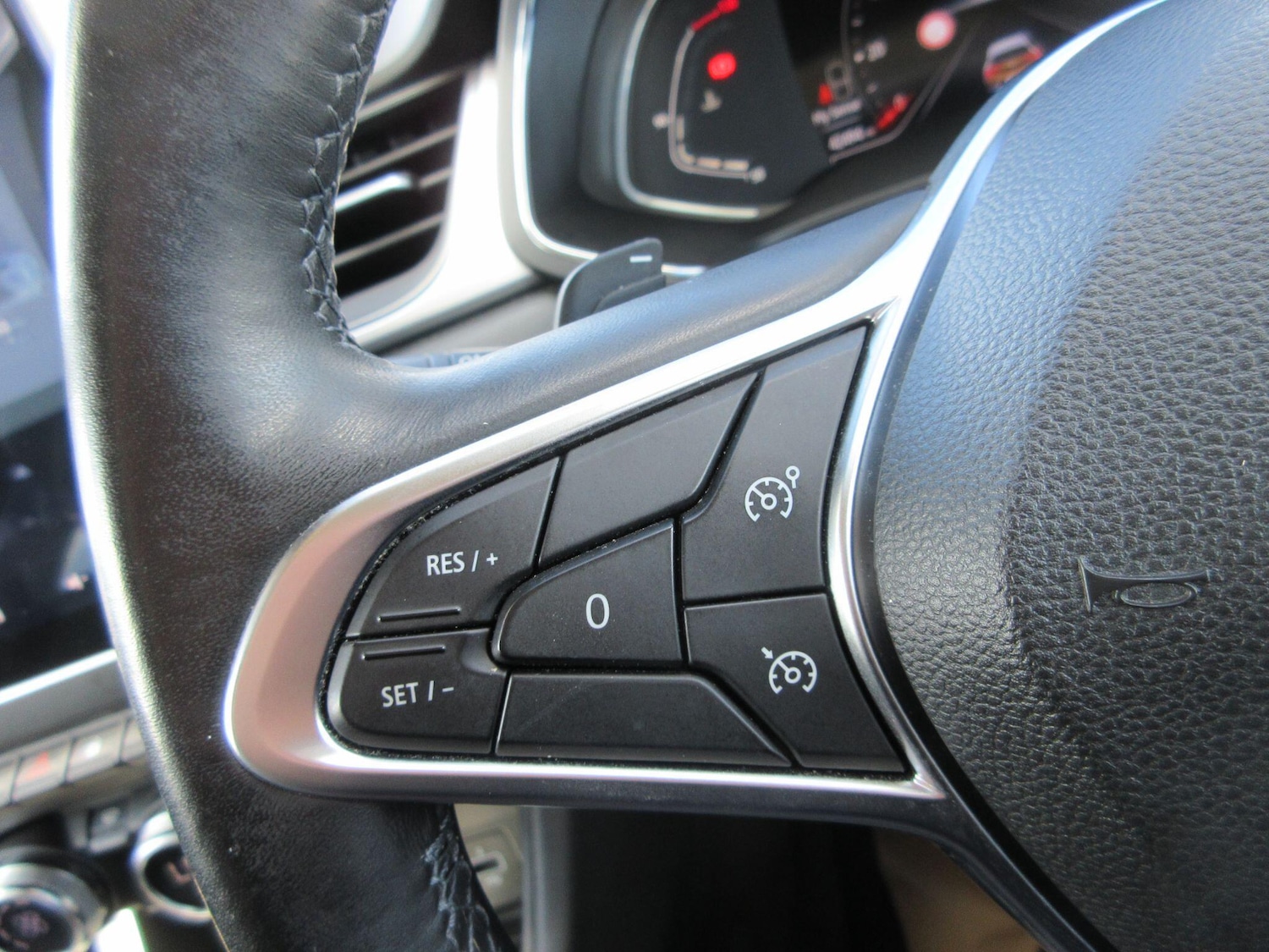 Used Renault Captur 2020 for sale - 76657325: Photo 26