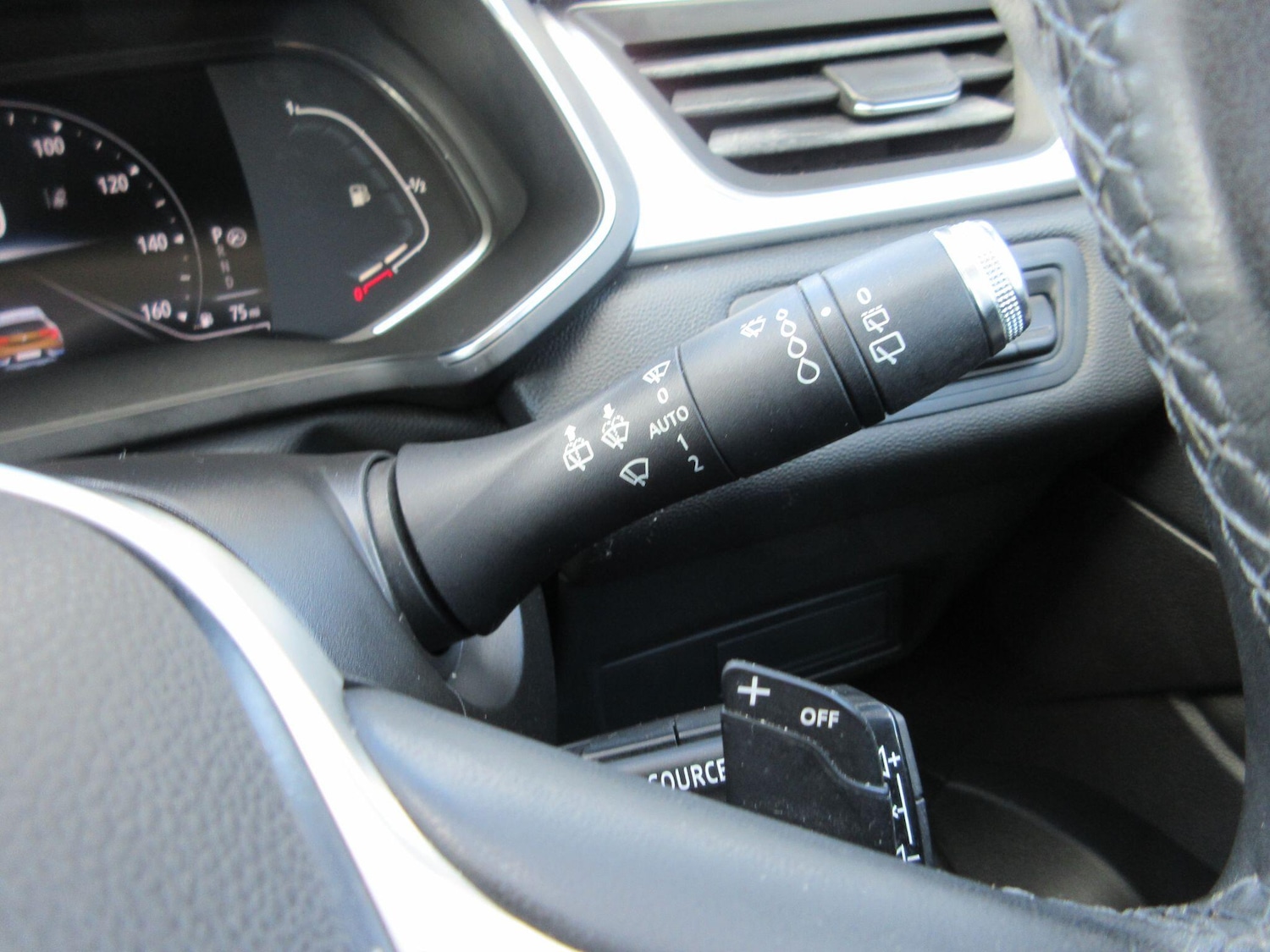 Used Renault Captur 2020 for sale - 76657325: Photo 28