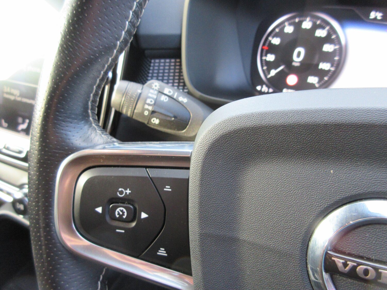 Used Volvo XC40 2019 for sale - 76772236: Photo 13