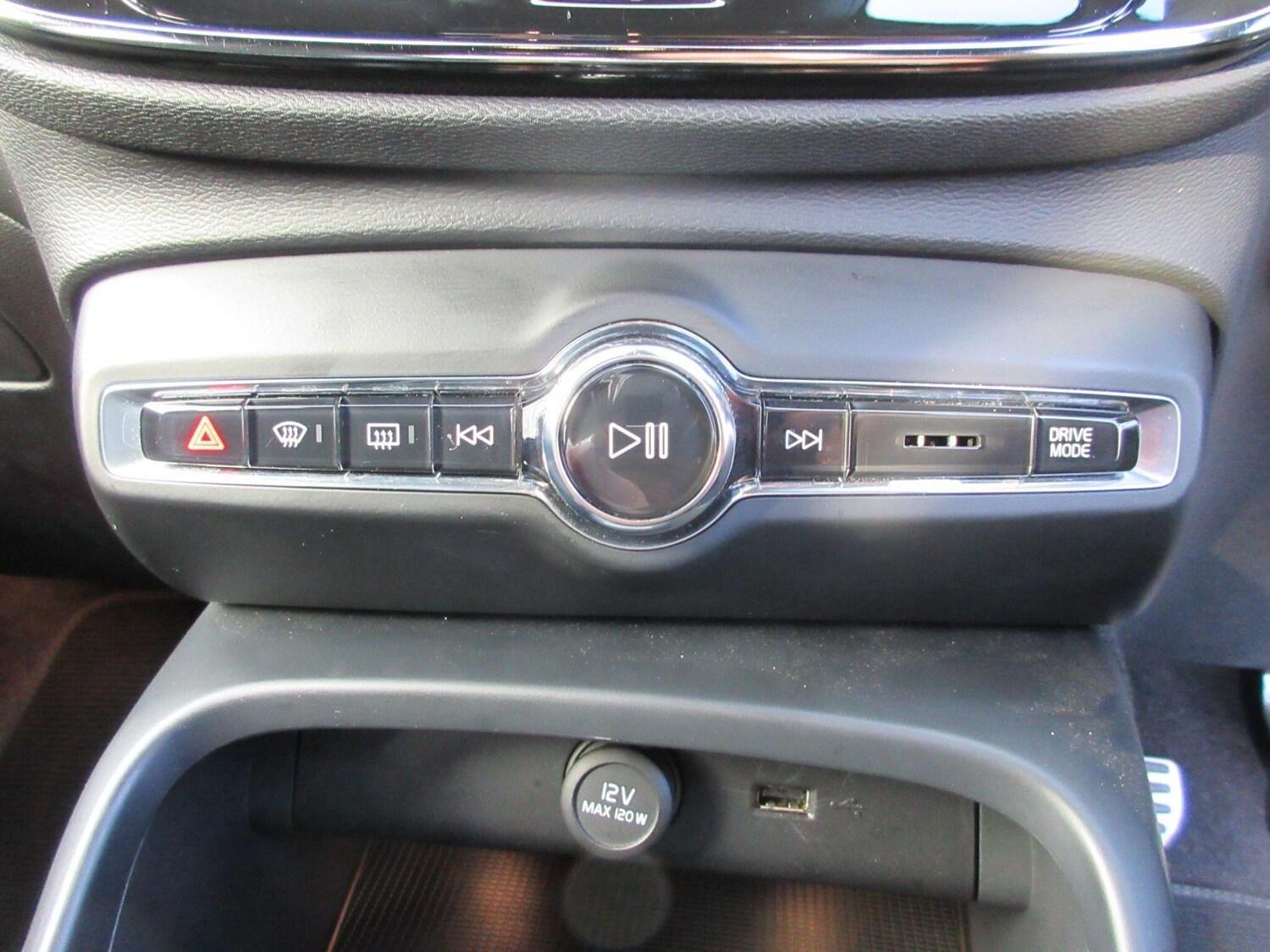 Used Volvo XC40 2019 for sale - 76772236: Photo 35