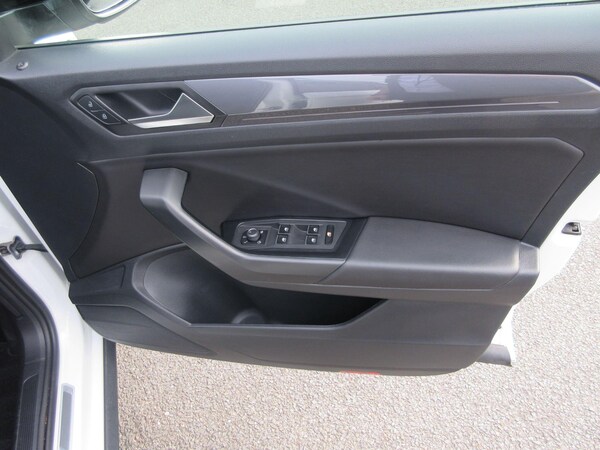Used Volkswagen T-Roc 2021 for sale - 76109070: Photo 27