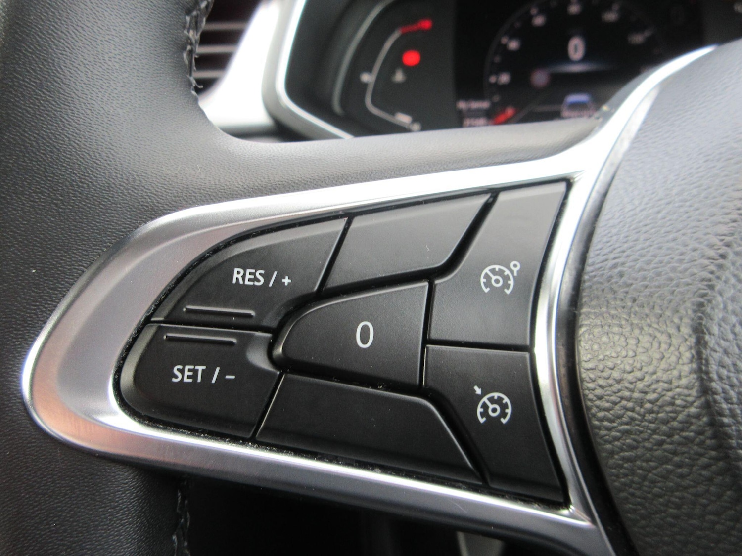 Used Renault Captur 2023 for sale - 77598422: Photo 31