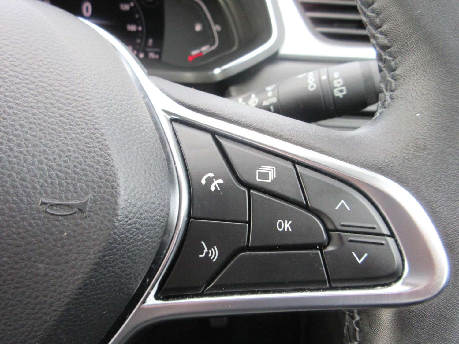 Used Renault Captur 2023 for sale - 77598422: Photo 32