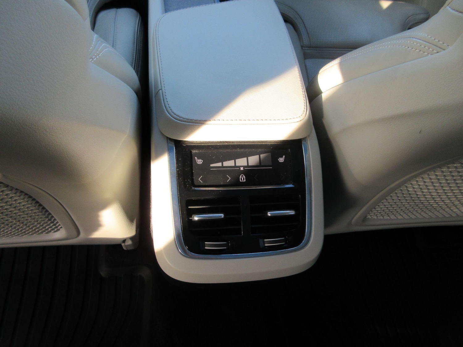 Used Volvo XC90 2021 for sale - 76771660: Photo 18