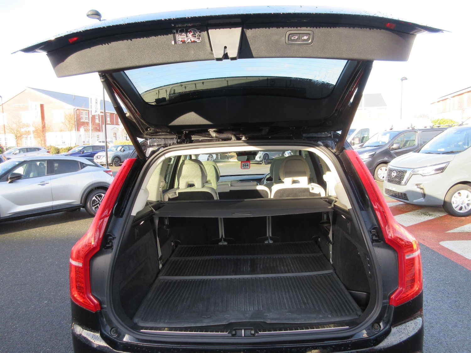 Used Volvo XC90 2021 for sale - 76771660: Photo 43