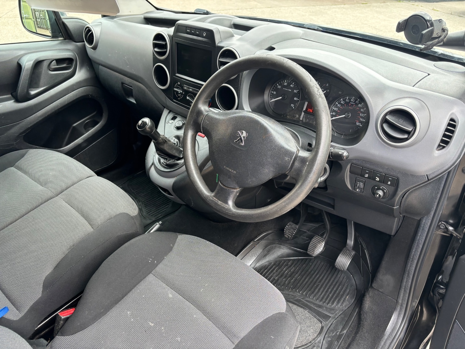 Used Peugeot Partner 2017 for sale - 76249455: Photo 10