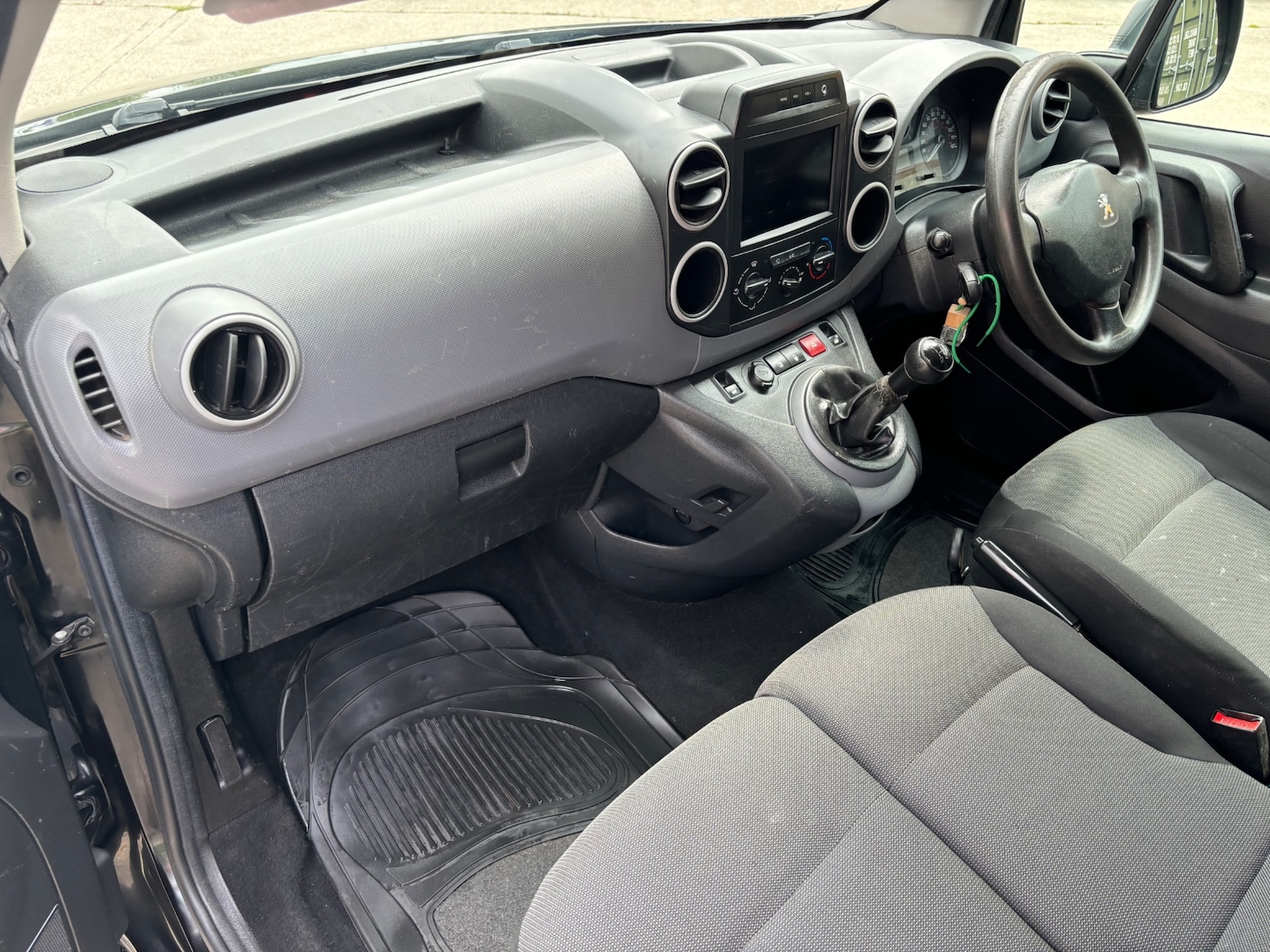 Used Peugeot Partner 2017 for sale - 76249455: Photo 17