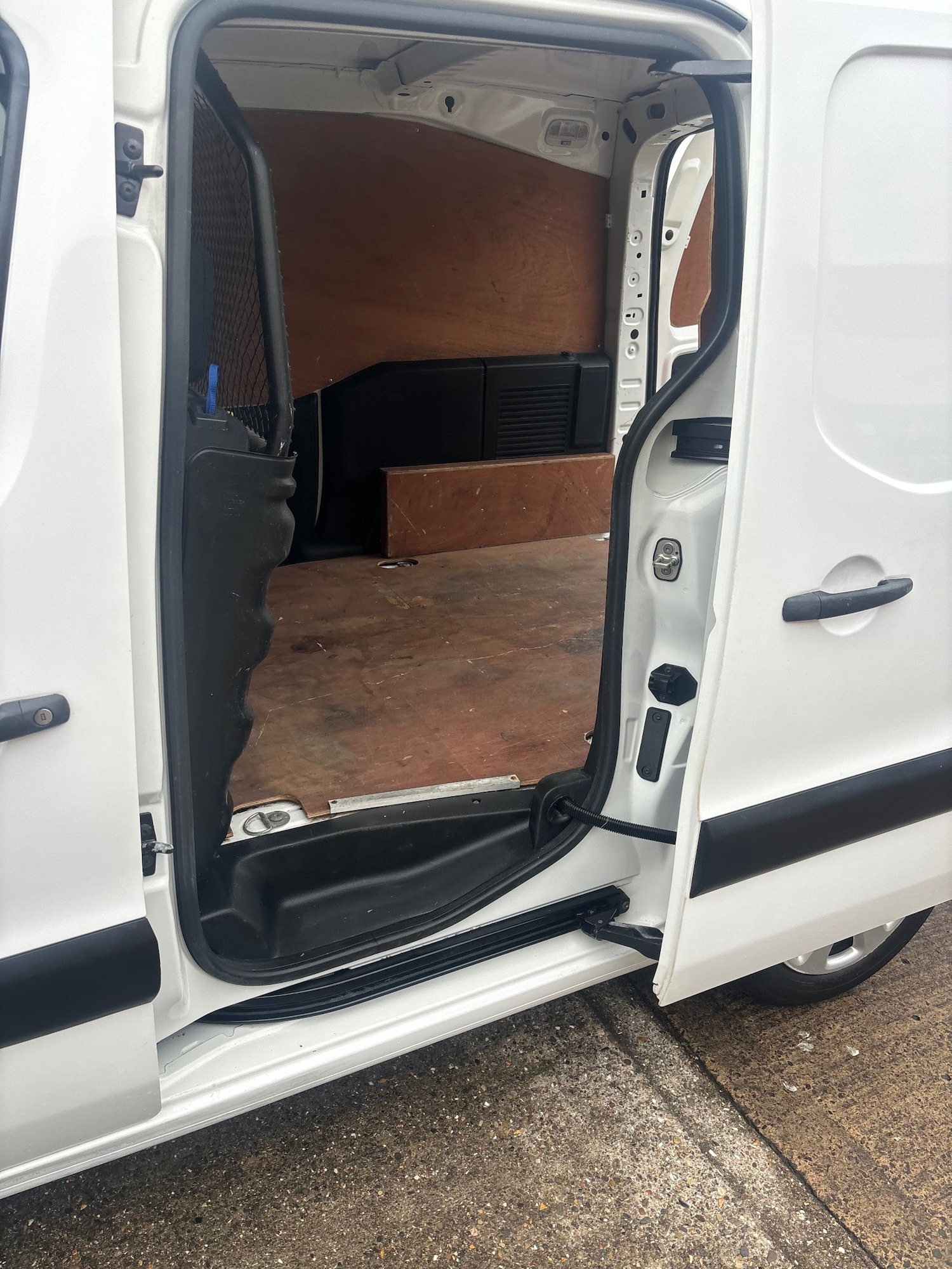 Used Peugeot Partner 2017 for sale - 76263851: Photo 14