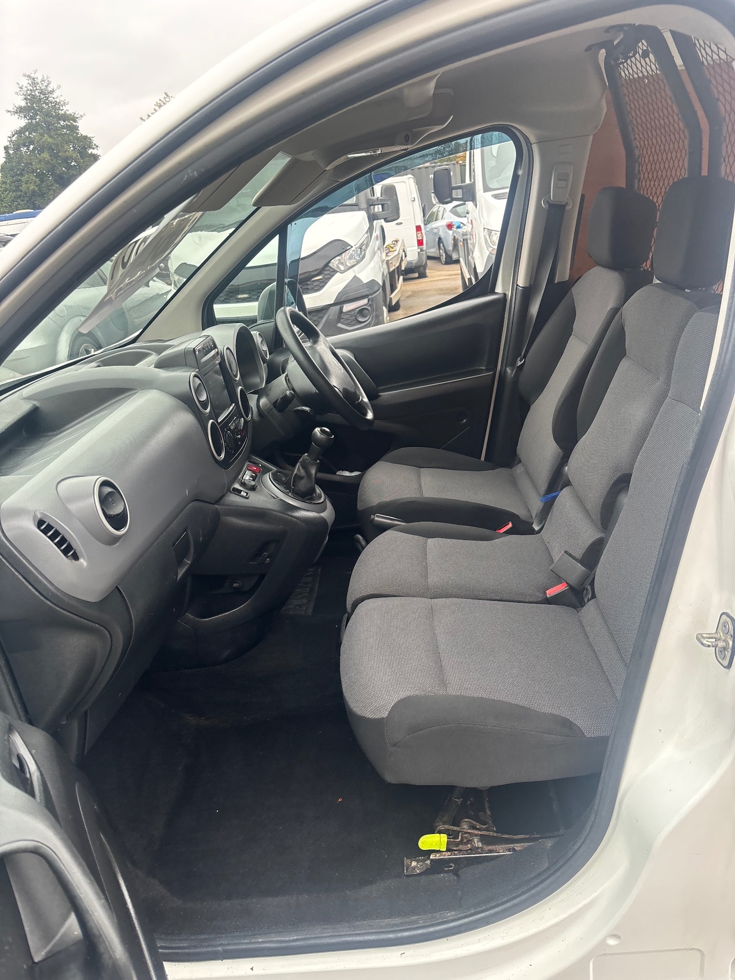 Used Peugeot Partner 2017 for sale - 76263851: Photo 15