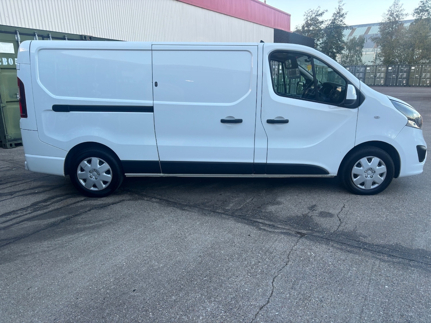 Used Vauxhall Vivaro 2019 for sale - 76402474: Photo 2