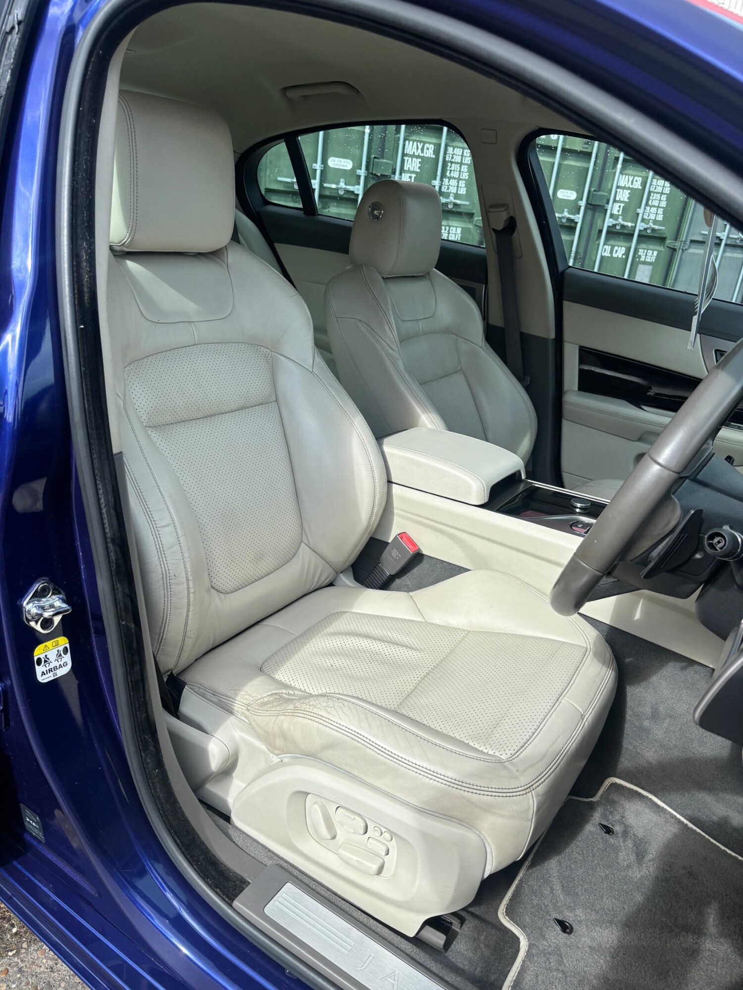 Used Jaguar XF 2011 for sale - 75968602: Photo 11