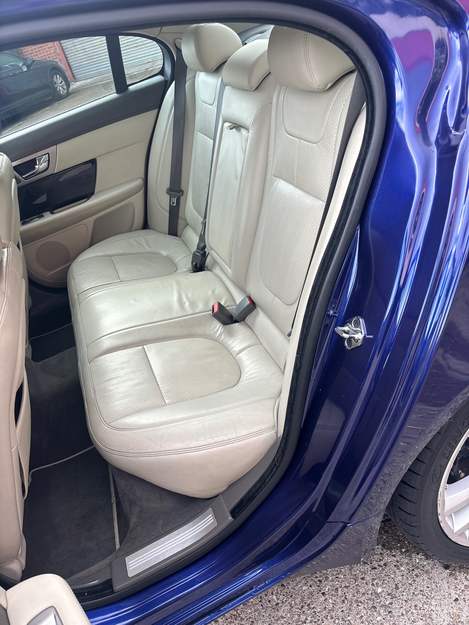 Used Jaguar XF 2011 for sale - 75968602: Photo 16