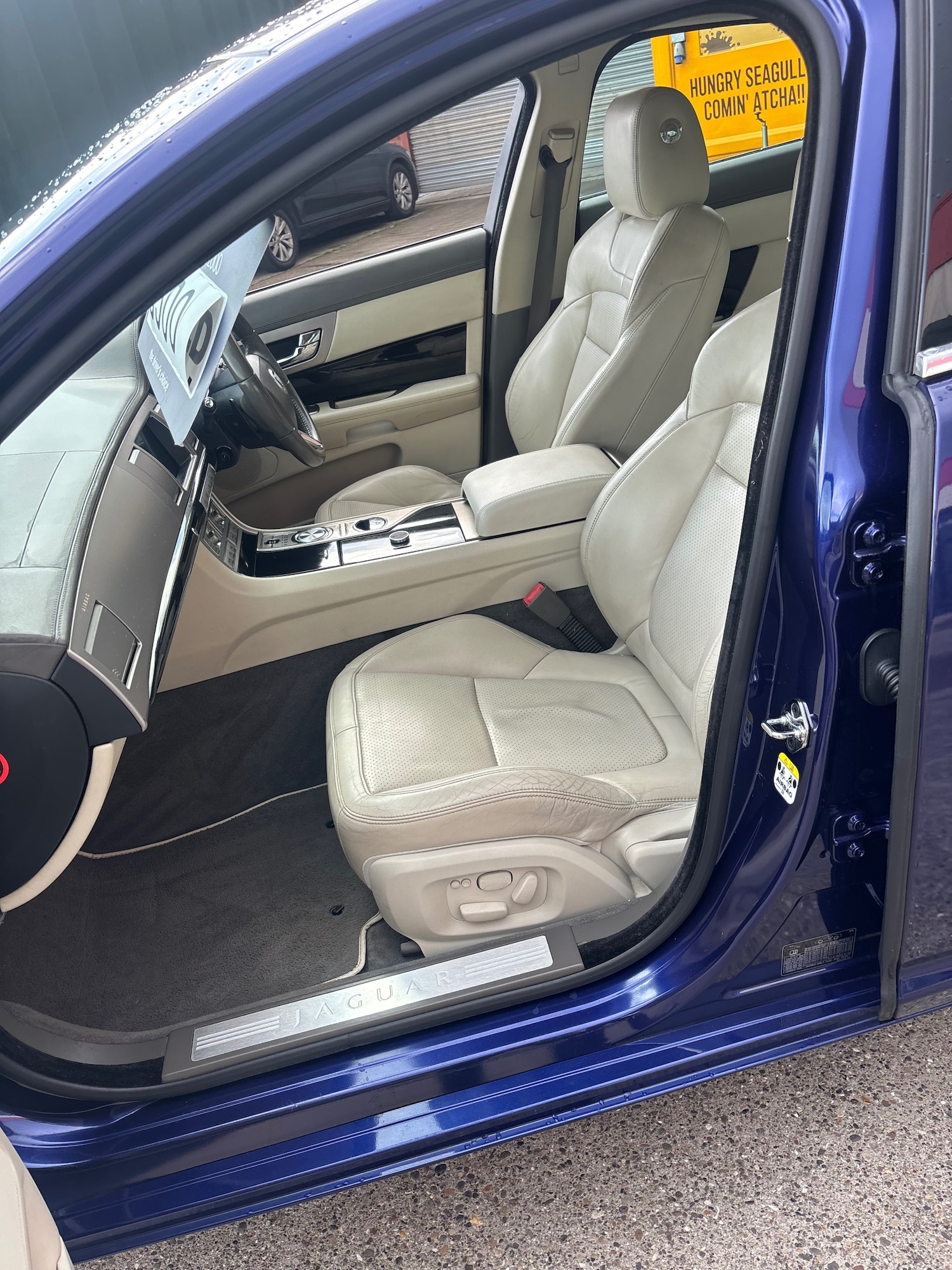 Used Jaguar XF 2011 for sale - 75968602: Photo 17