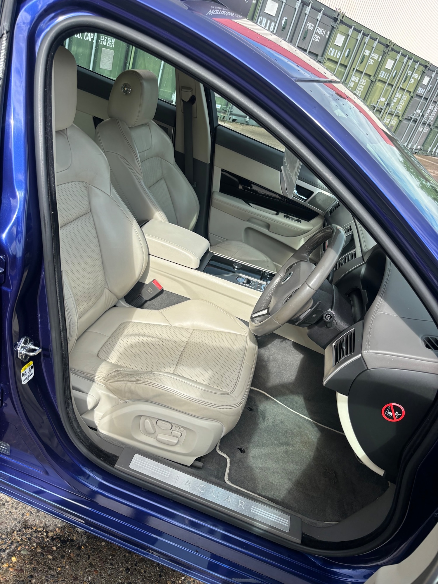 Used Jaguar XF 2011 for sale - 75968602: Photo 9