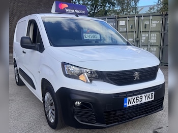 2019 (69) - 1000 1.5 BlueHDi 100 Professional Van