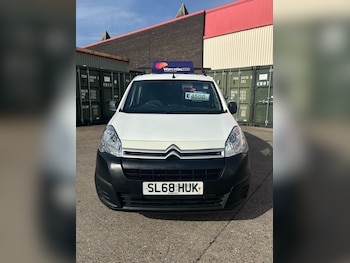 Used Citroen Berlingo 2018 for sale - 76249399: Photo 2
