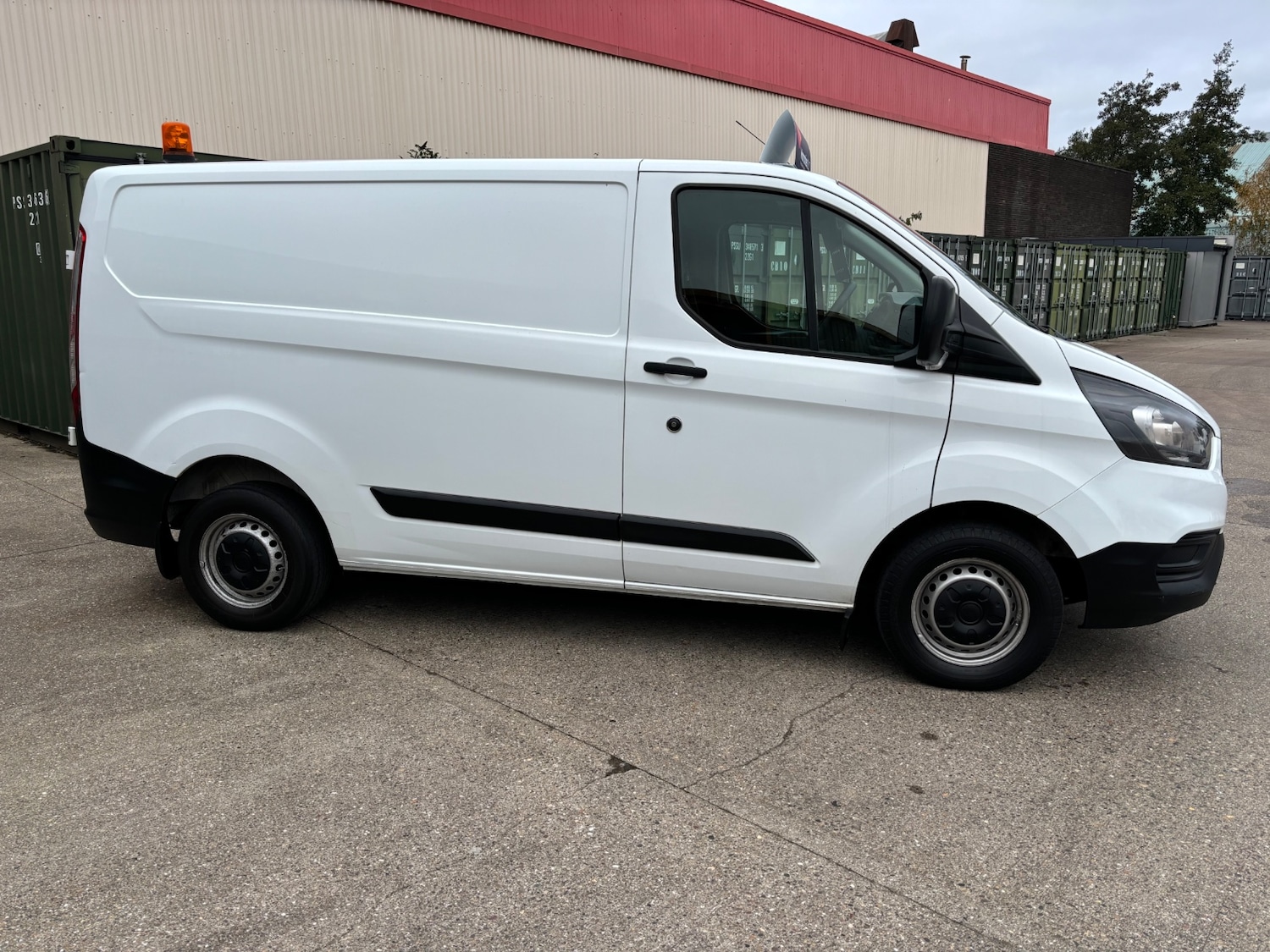 Used Ford Transit Custom 2018 for sale - 72917648: Photo 2