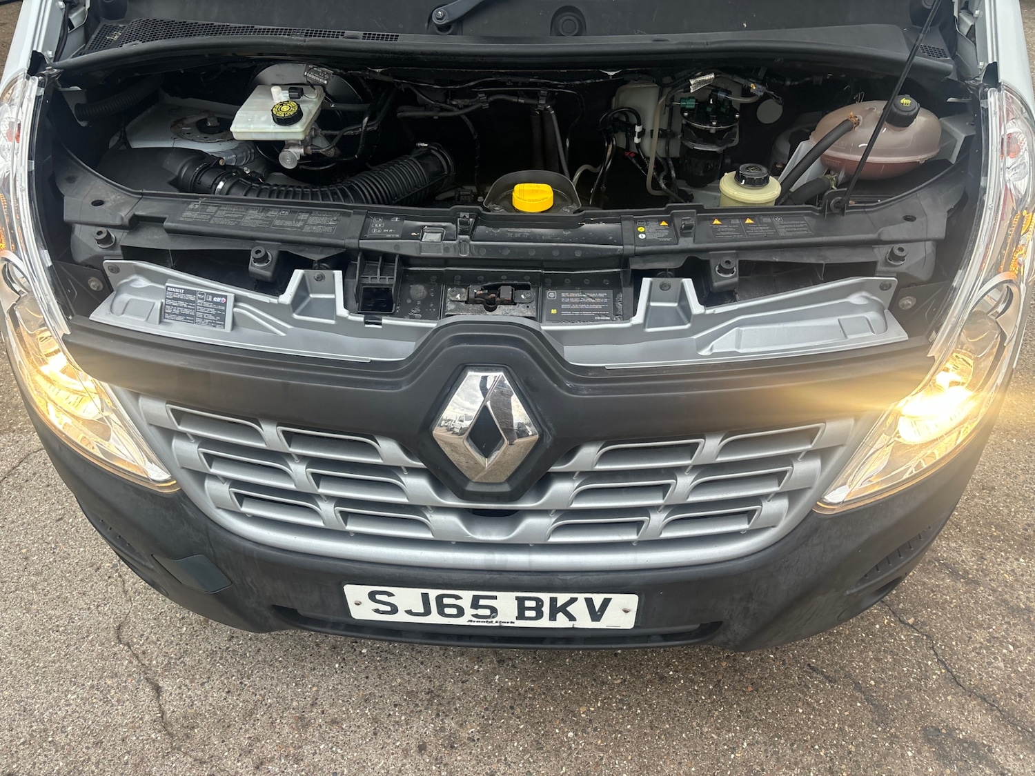 Used Renault Clio 2015 for sale - 76563636: Photo 17