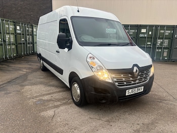 Used Renault Clio 2015 for sale - 76563636: Photo