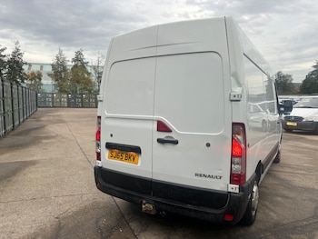 Used Renault Clio 2015 for sale - 76563636: Photo