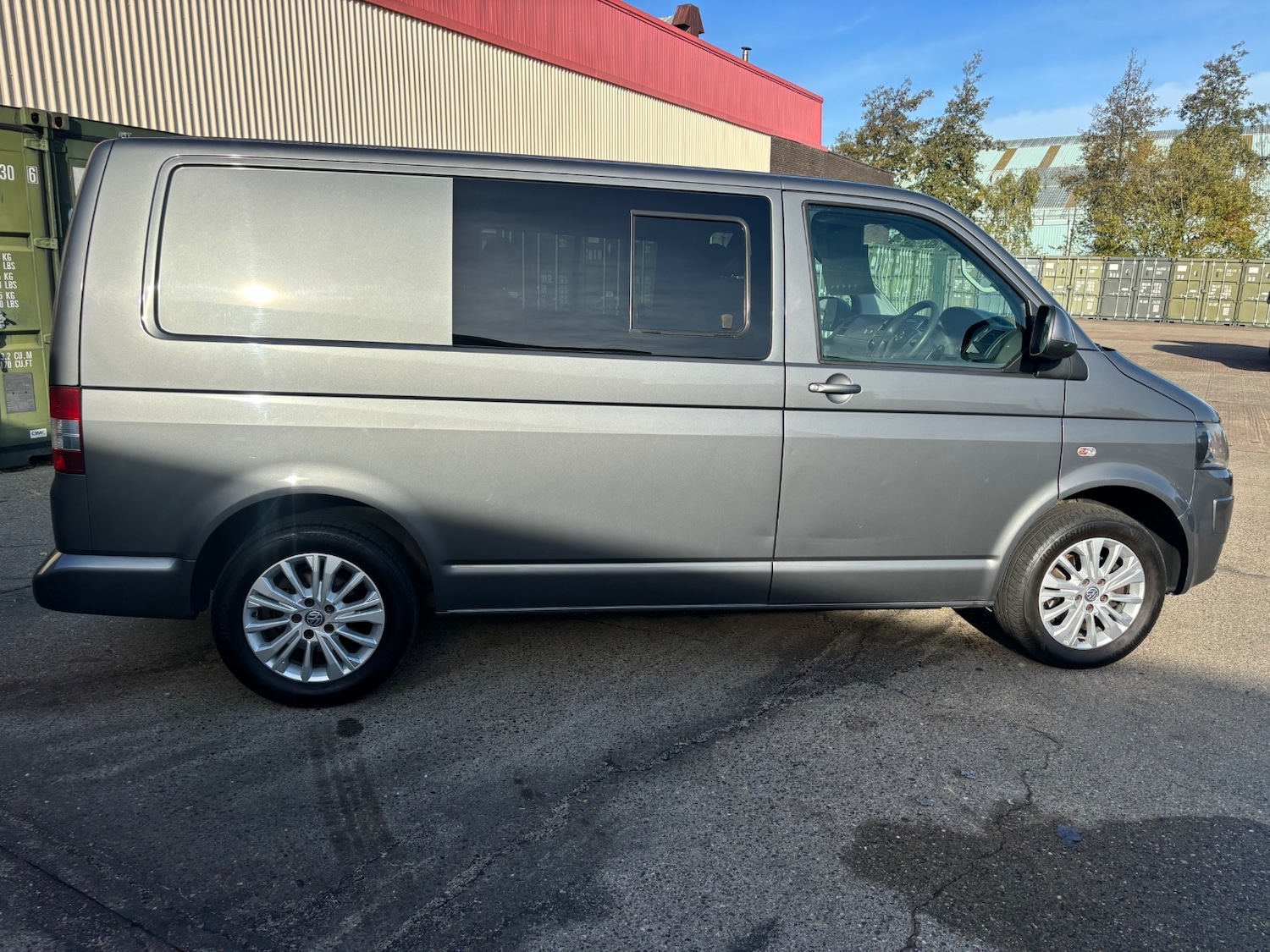 Used Volkswagen Transporter 2015 for sale - 76534543: Photo 1