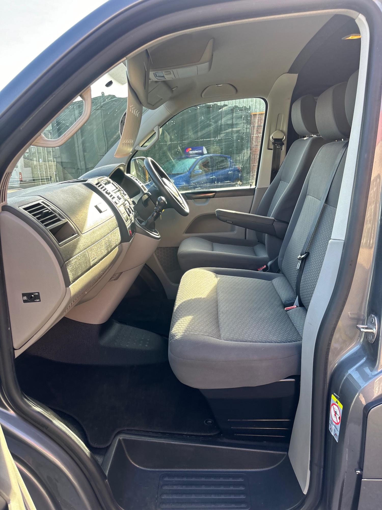 Used Volkswagen Transporter 2015 for sale - 76534543: Photo 14