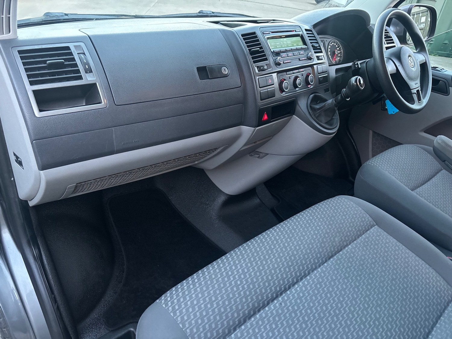 Used Volkswagen Transporter 2015 for sale - 76534543: Photo 18