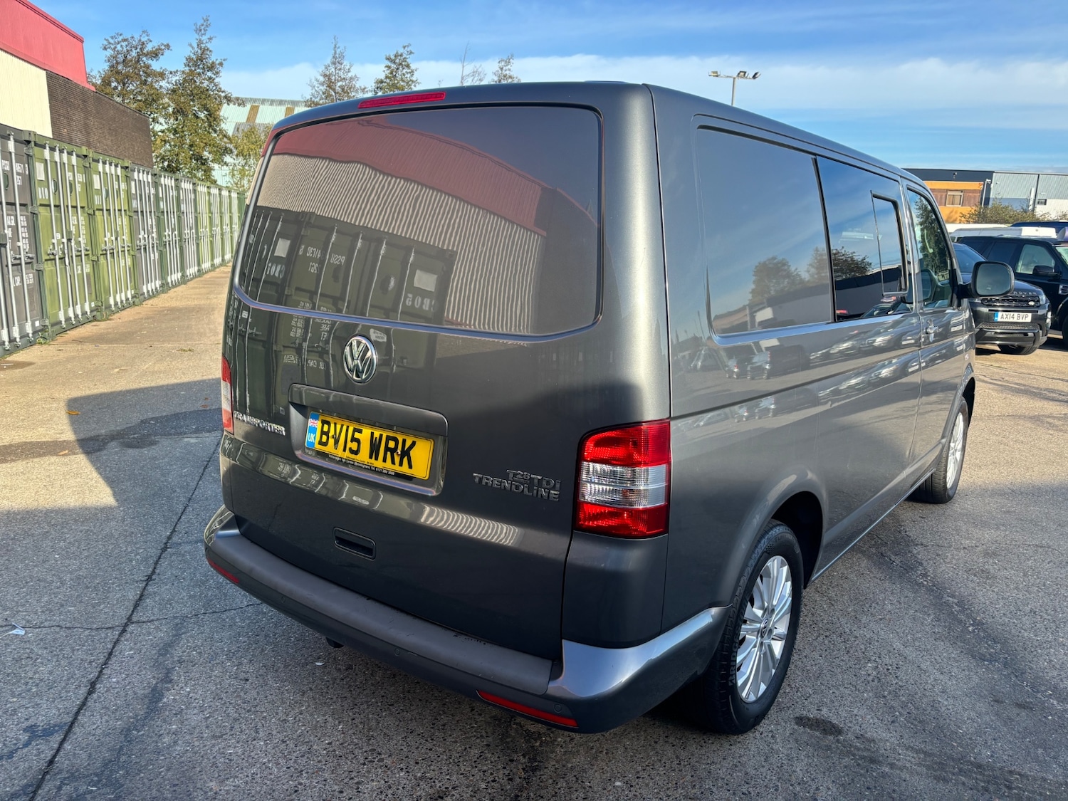 Used Volkswagen Transporter 2015 for sale - 76534543: Photo 2
