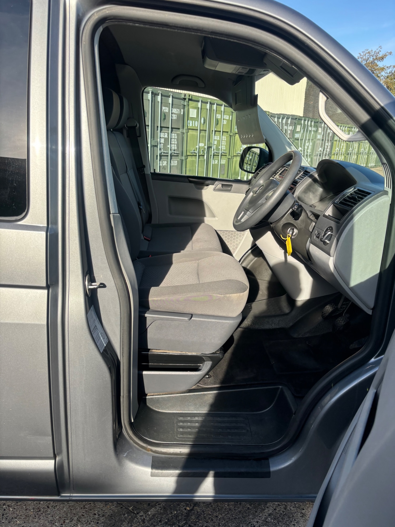 Used Volkswagen Transporter 2015 for sale - 76534543: Photo 8