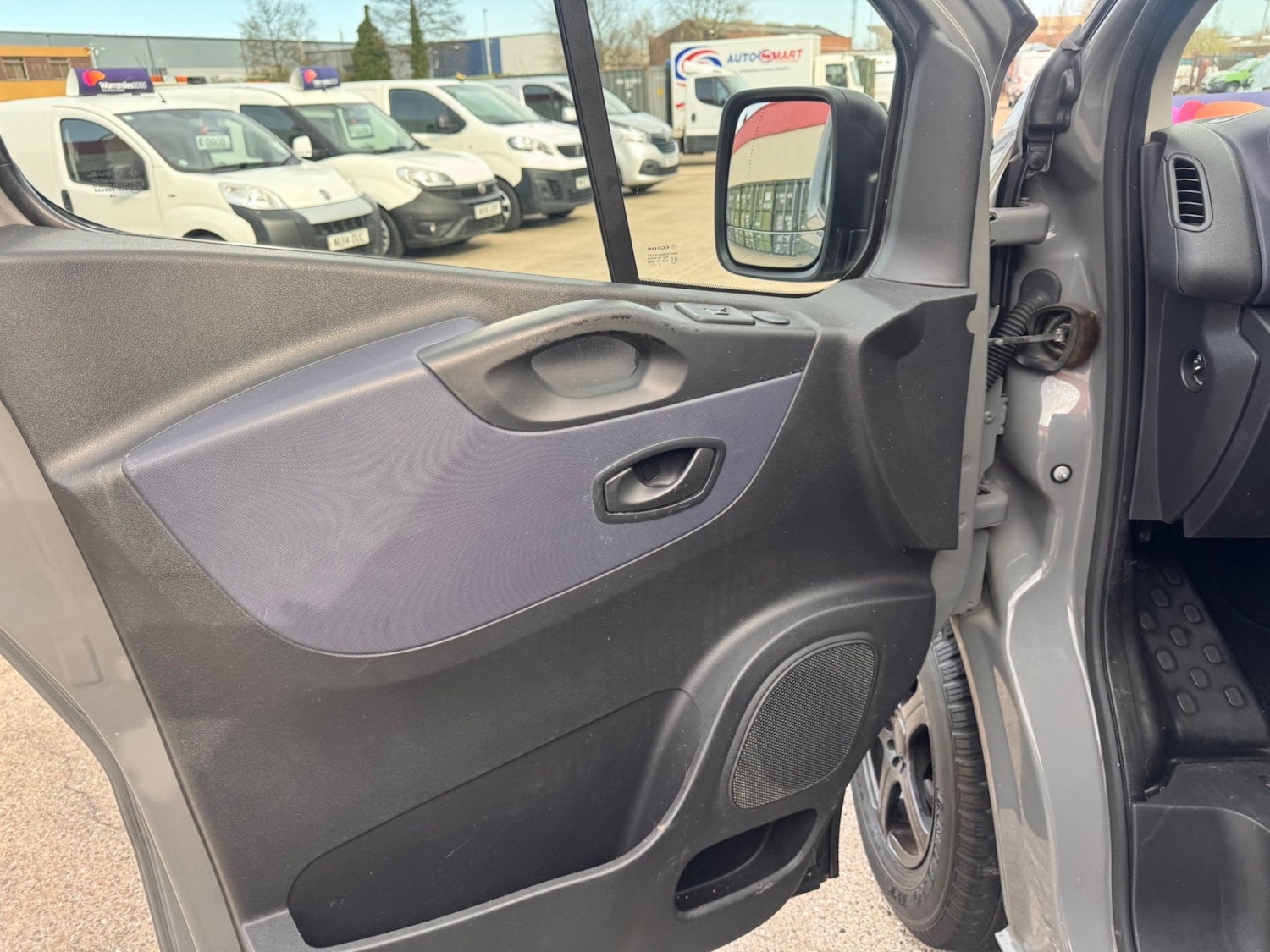 Used Vauxhall Vivaro 2016 for sale - 78111564: Photo 18