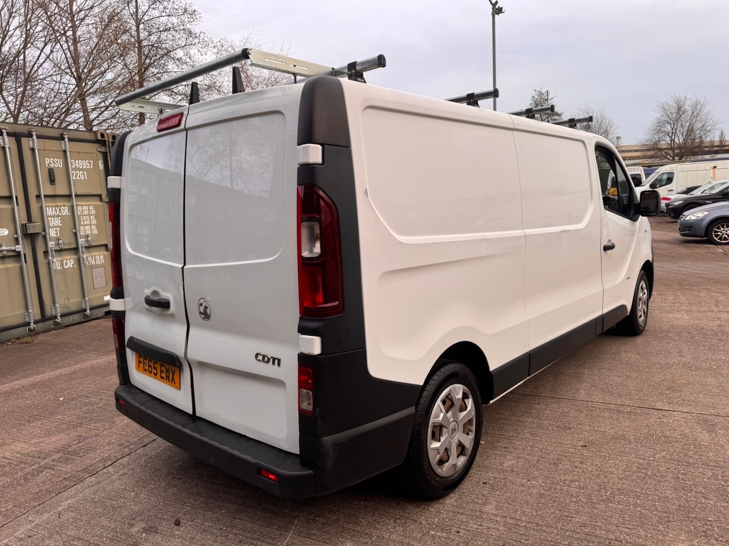 Used Vauxhall Vivaro 2015 for sale - 77210973: Photo 2