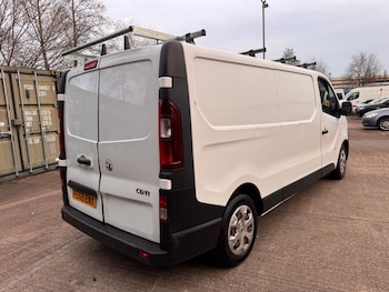 Used Vauxhall Vivaro 2015 for sale - 77210973: Photo