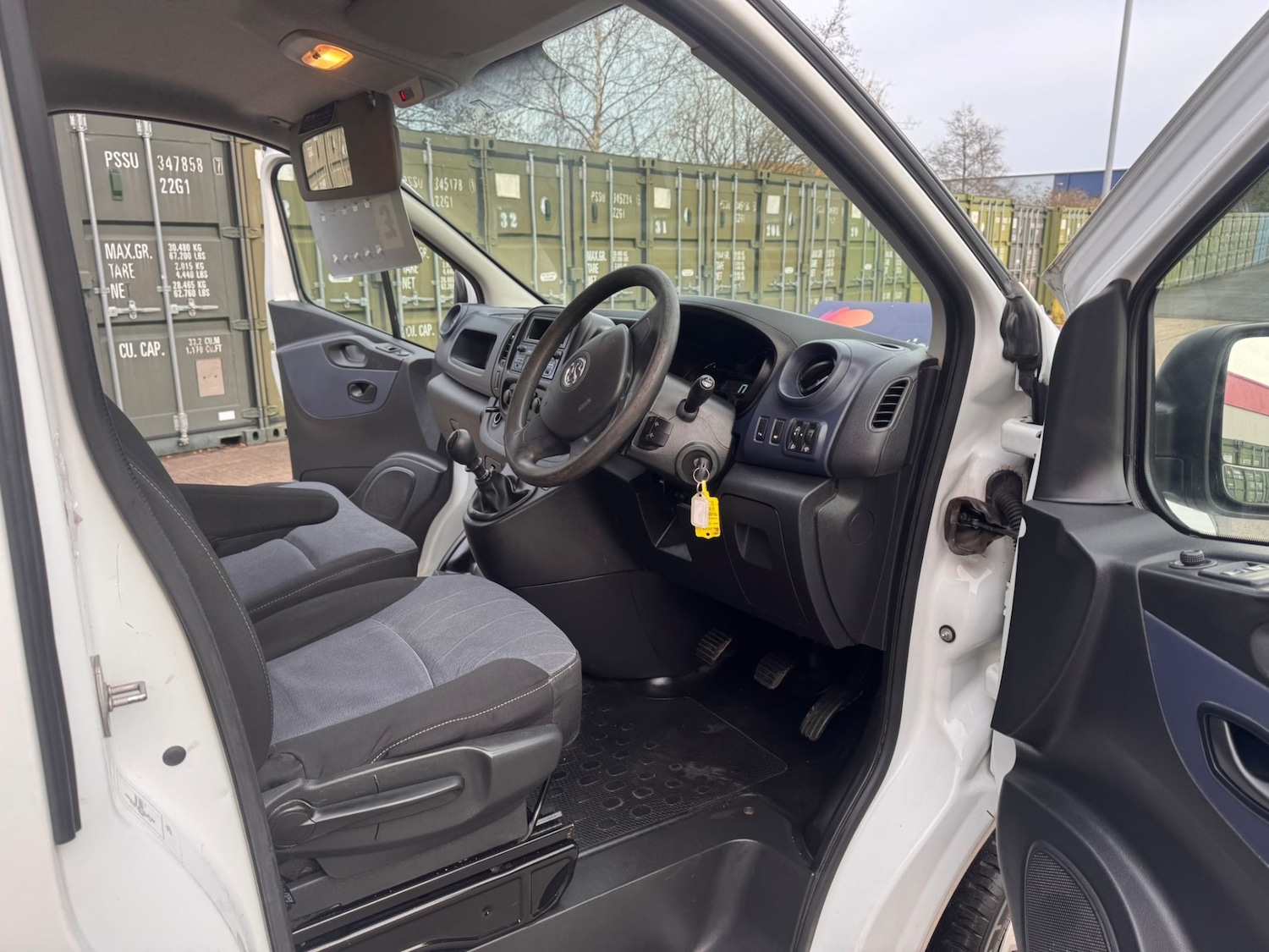 Used Vauxhall Vivaro 2015 for sale - 77210973: Photo 8