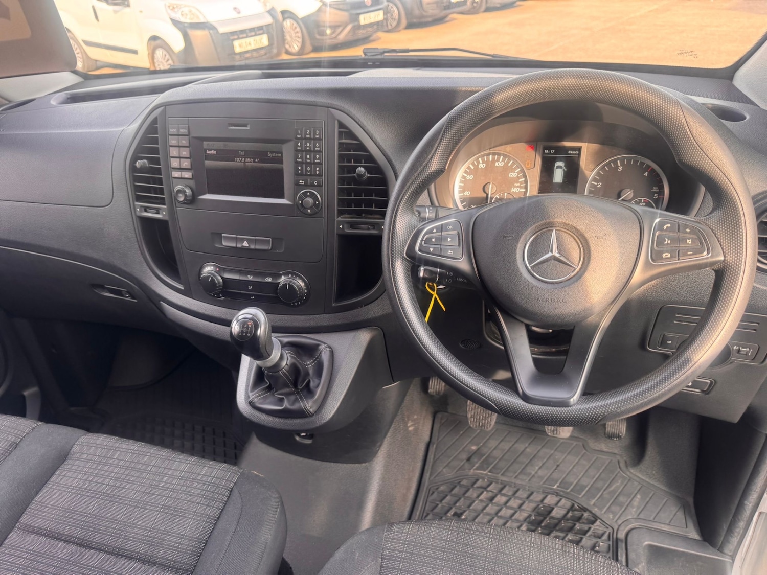 Used Mercedes-Benz Vito 2018 for sale - 77977199: Photo 11